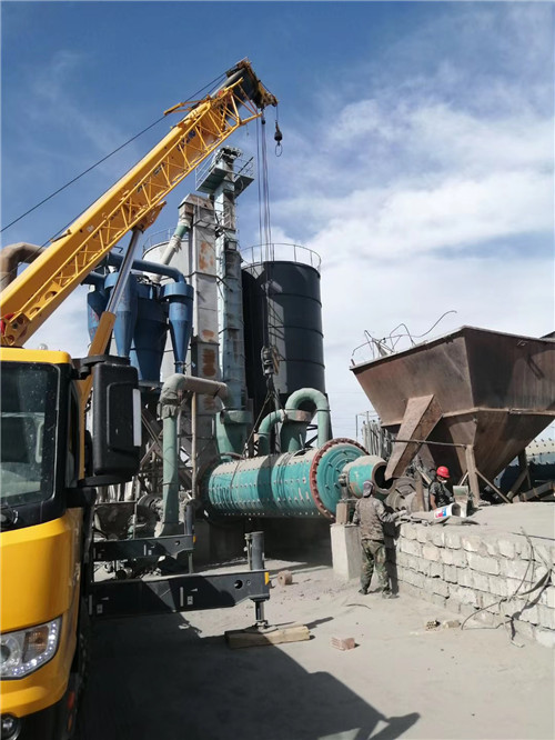 五常市设备搬运等各类工程项目中，吊车起着关键作用